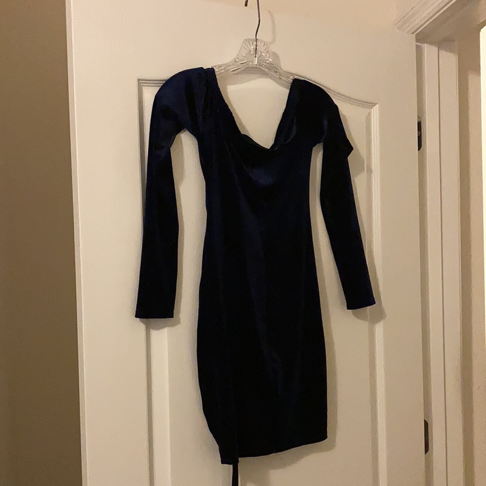 Fashion Nova Blue Dress that feels like Velvet  with Long Sleeves.